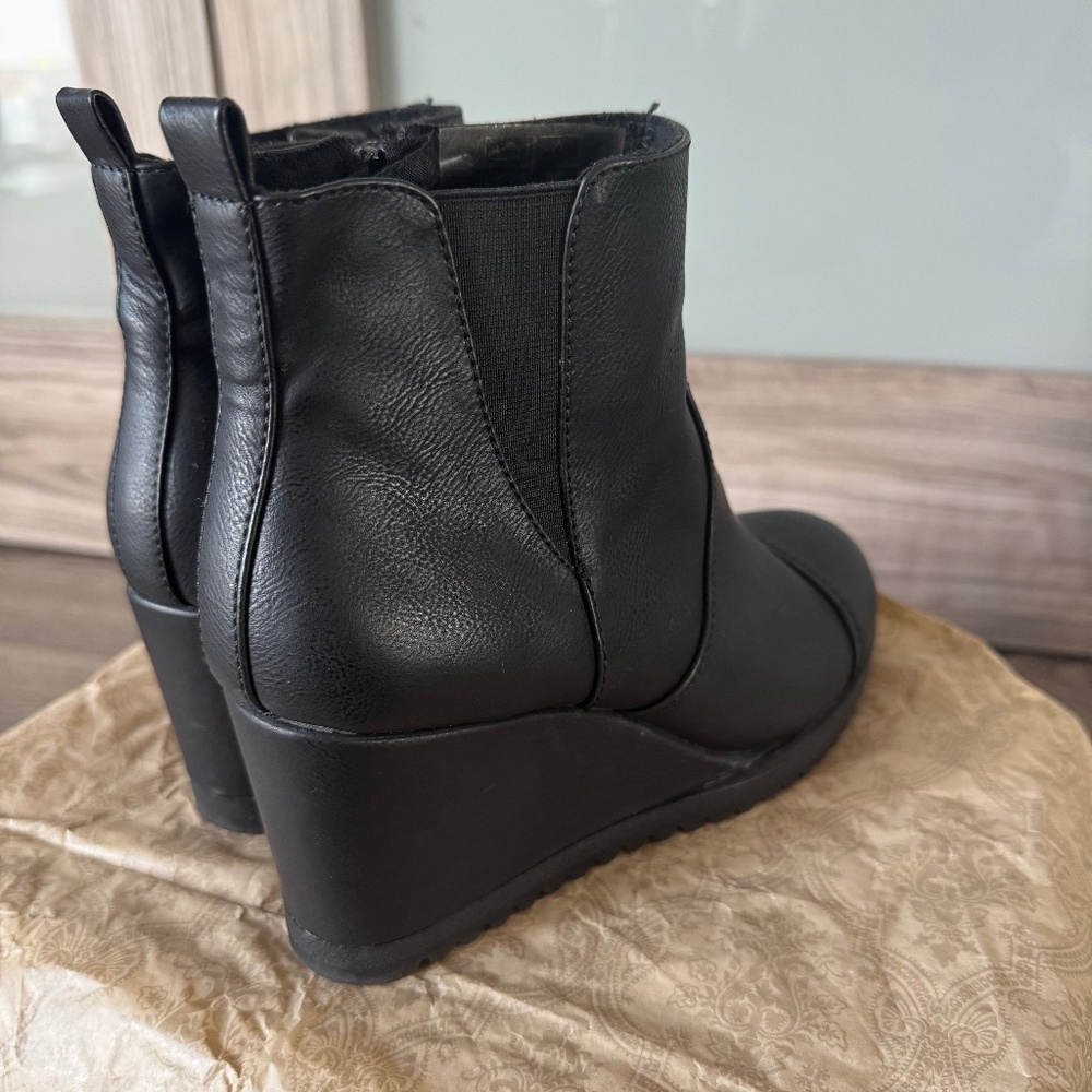 Black Platform Boots - image 2